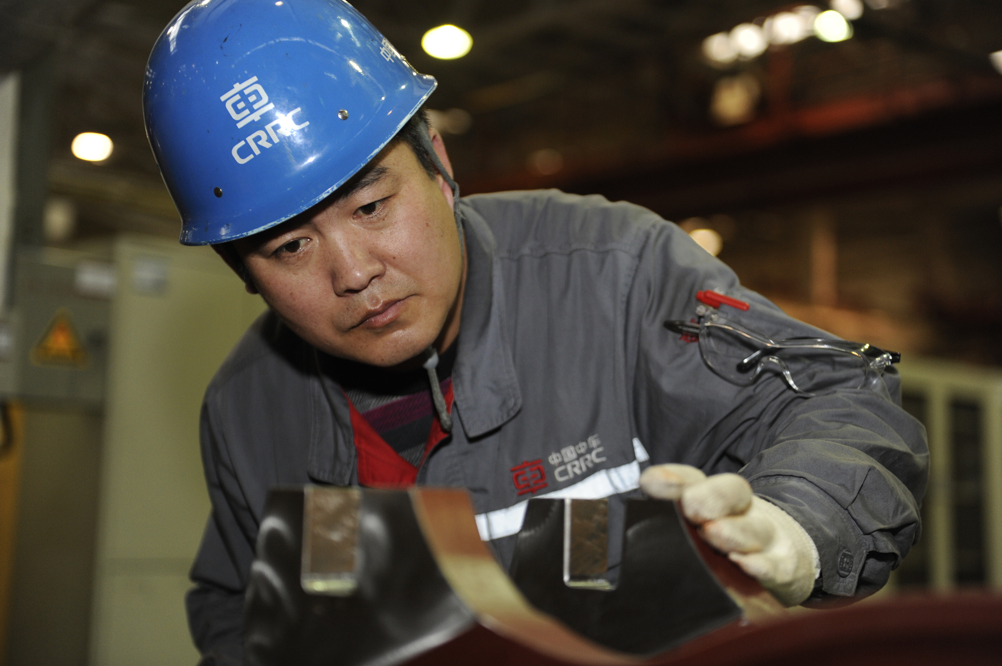 我校劳模学生、大国工匠宁允展当选中国科学技术协会第十届全国委员会常务委员会委员