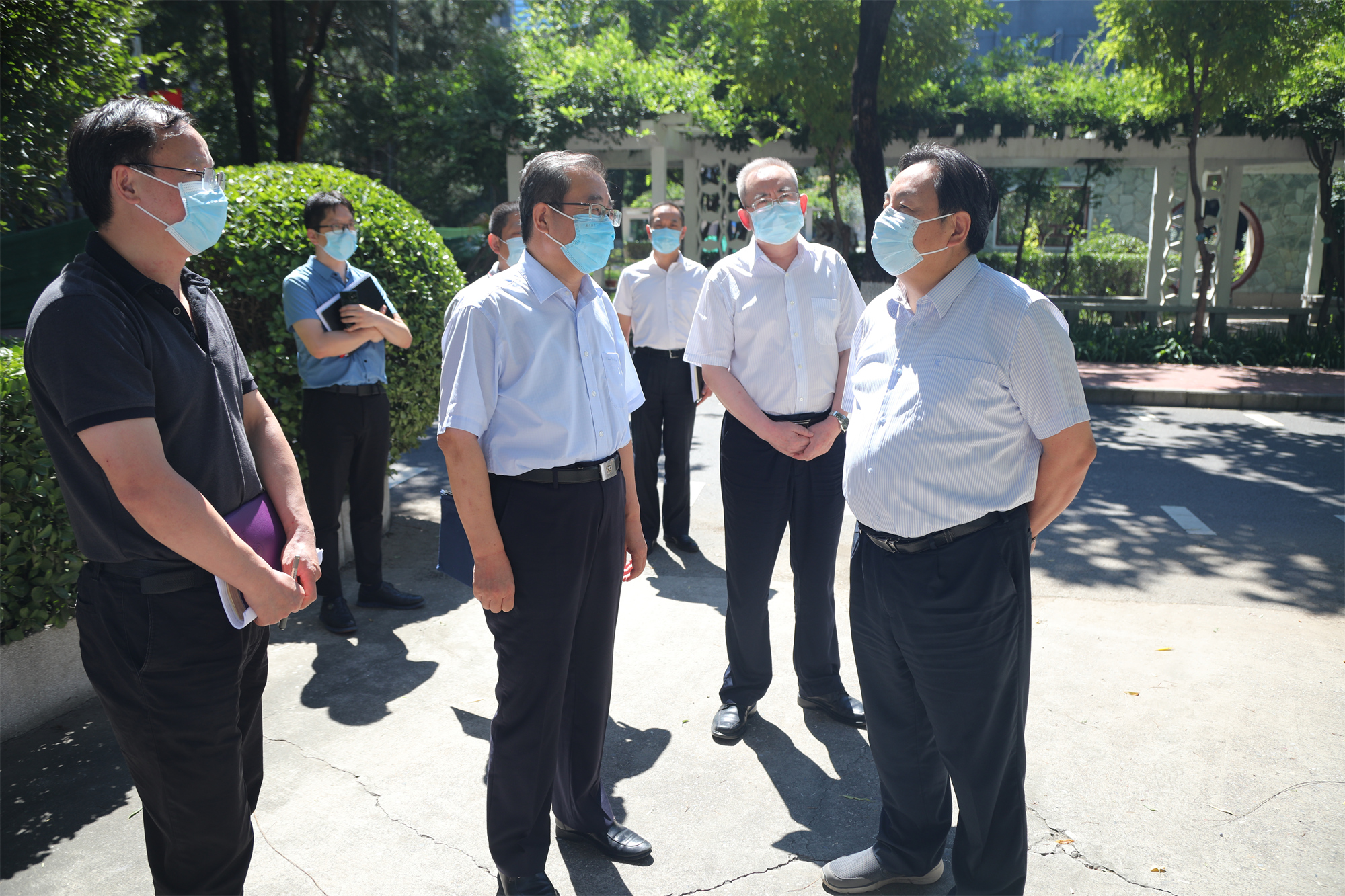 全总领导房建孟来校检查指导疫情防控和开学准备工作