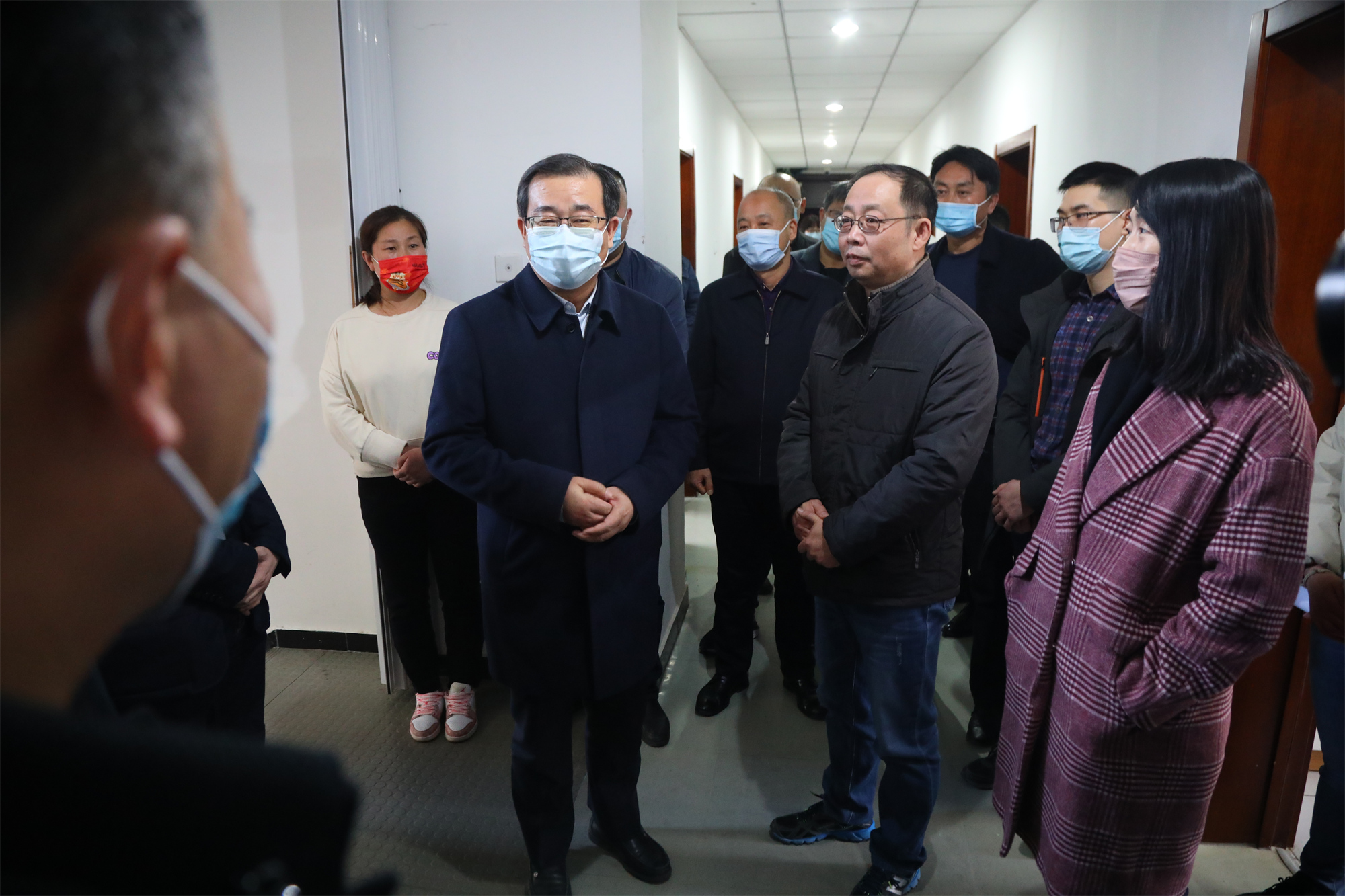 刘向兵书记看望2022级劳模新生