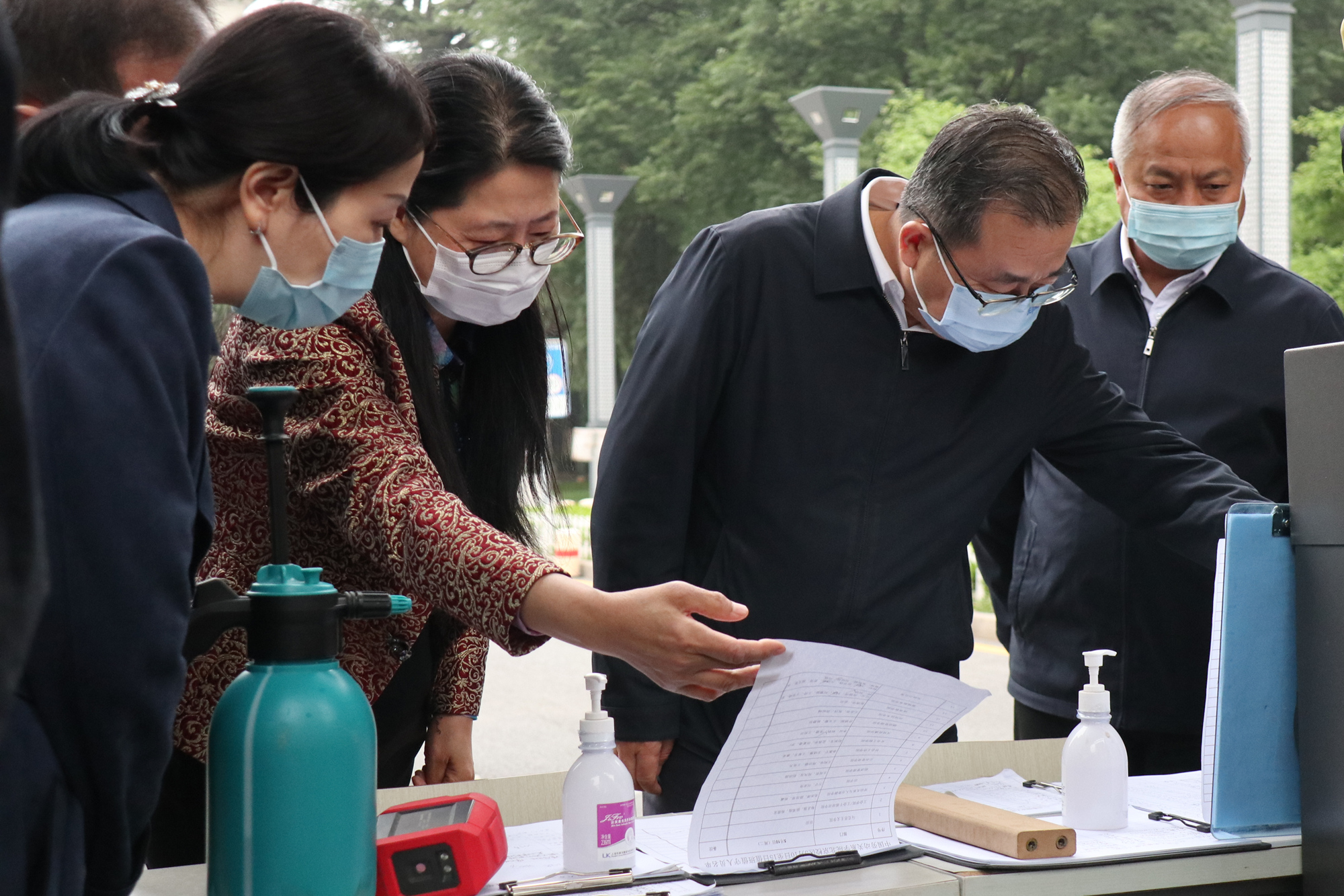 学校领导检查北京校区疫情防控工作