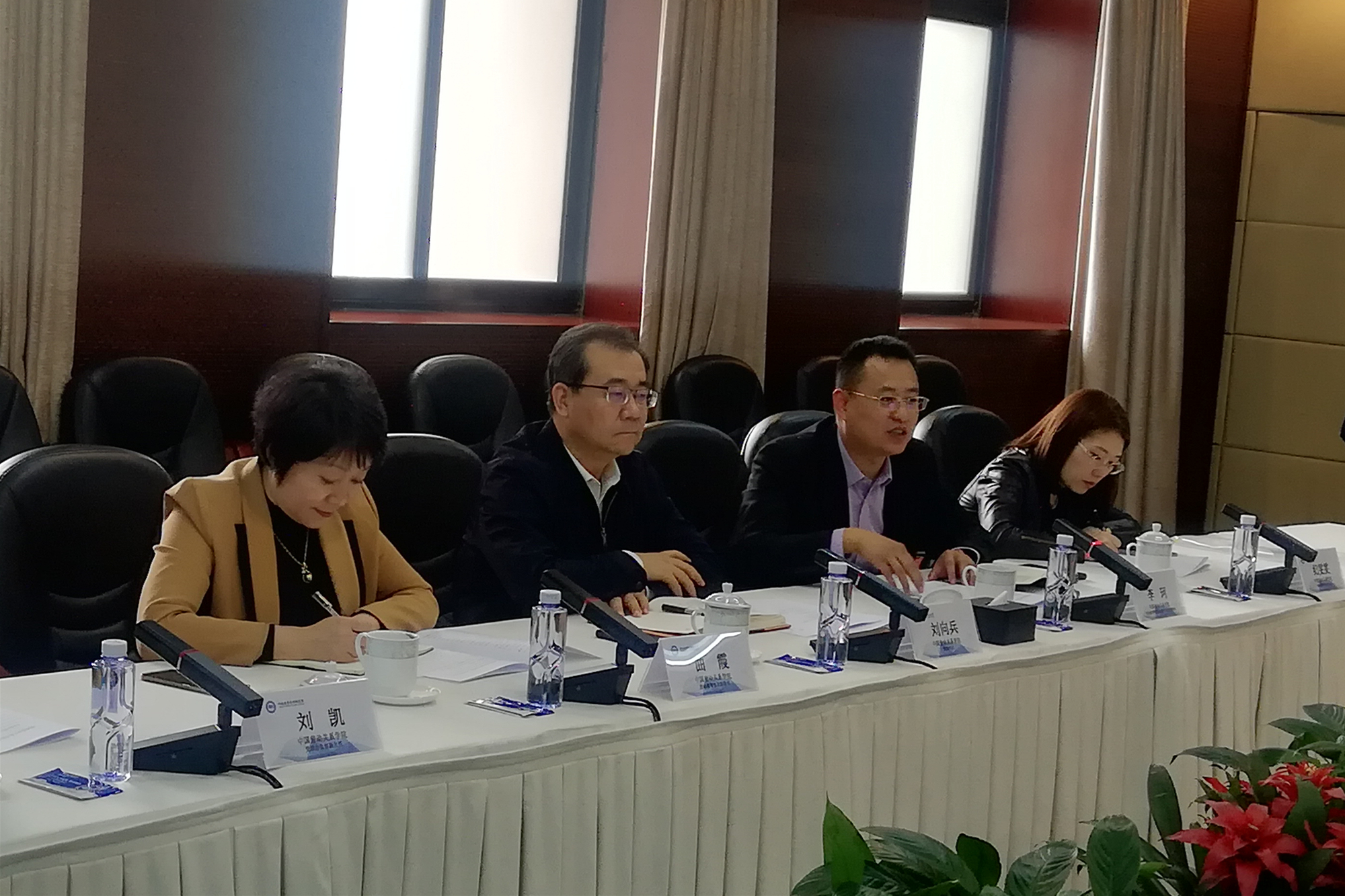 刘向兵书记率队拜访中国教育科学研究院