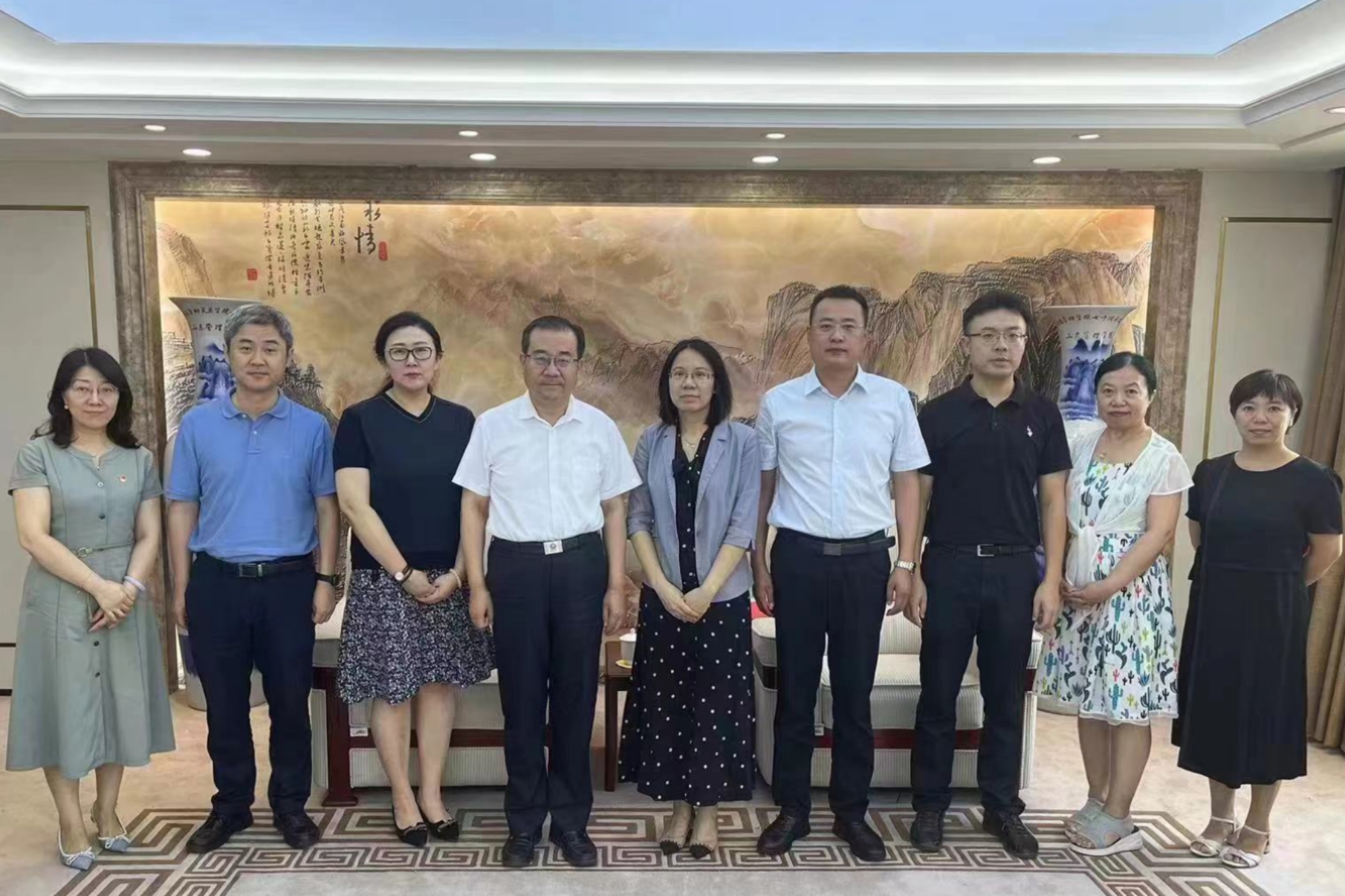 学校选派第十一批中央单位援疆干部赴疆挂职