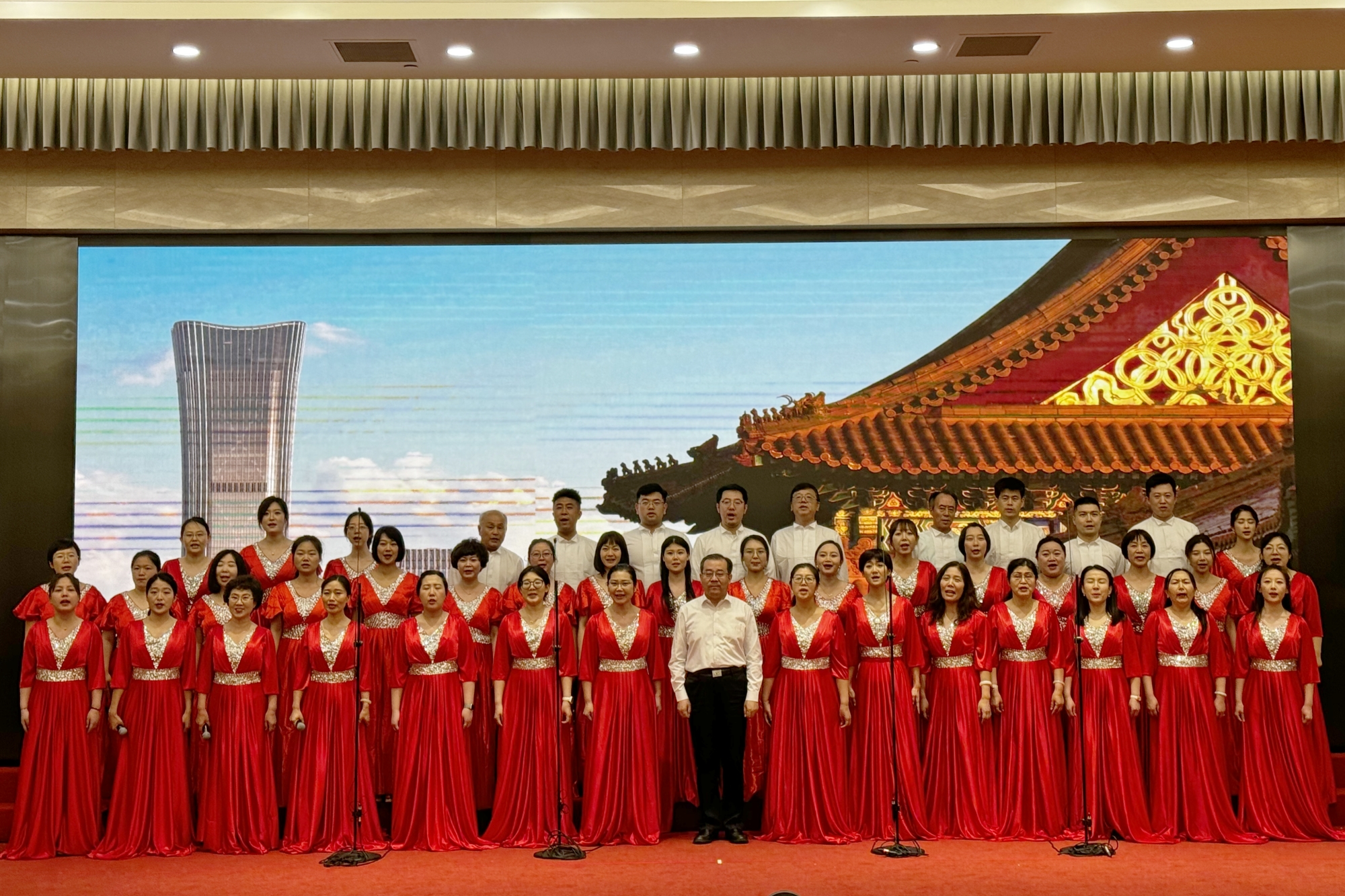 我校教职工参加“礼赞新中国 奋进新时代”全总机关庆祝新中国成立75周年合唱比赛
