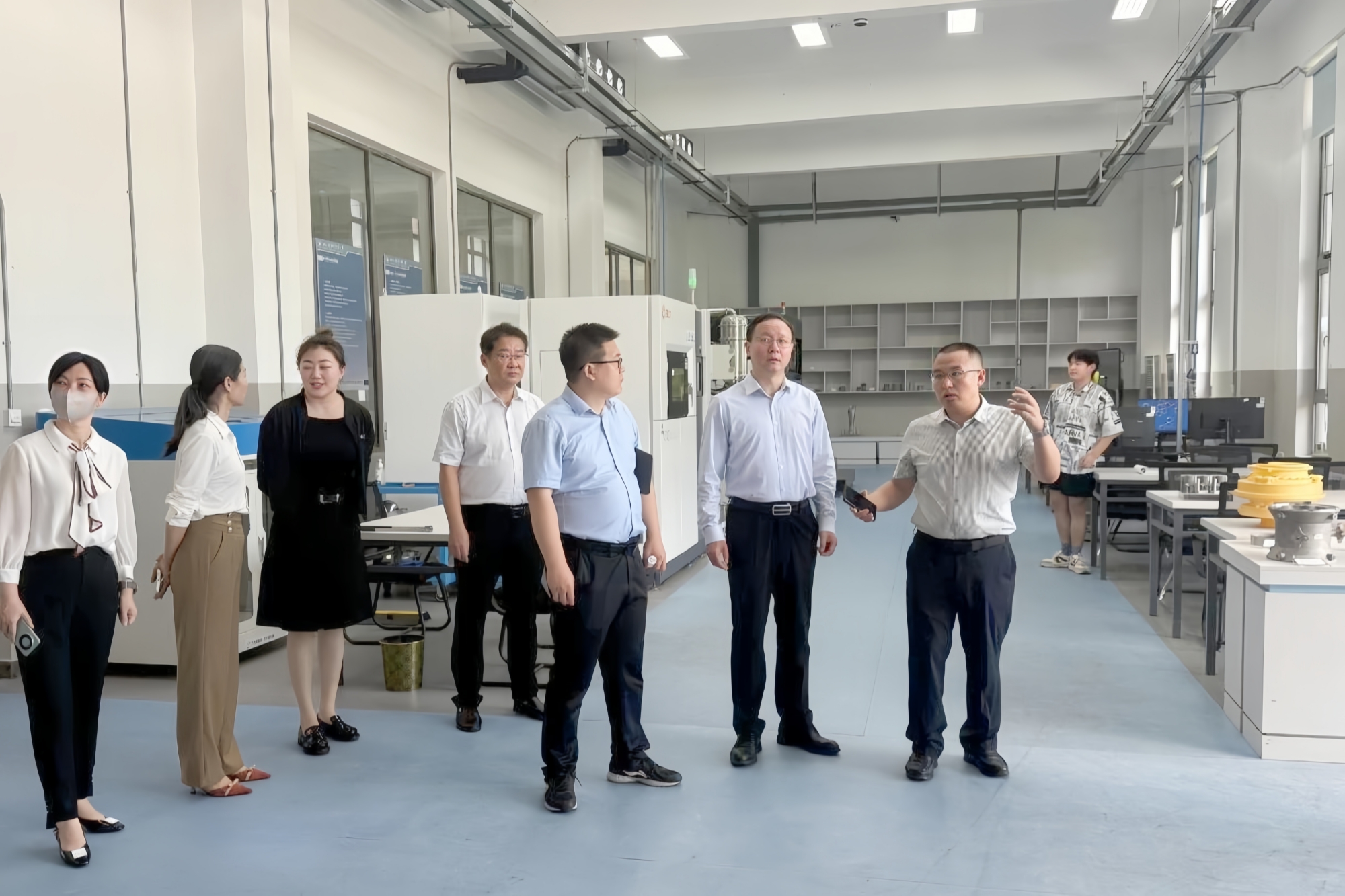 学校顺利完成全国总工会重点支持的工匠学院调研工作