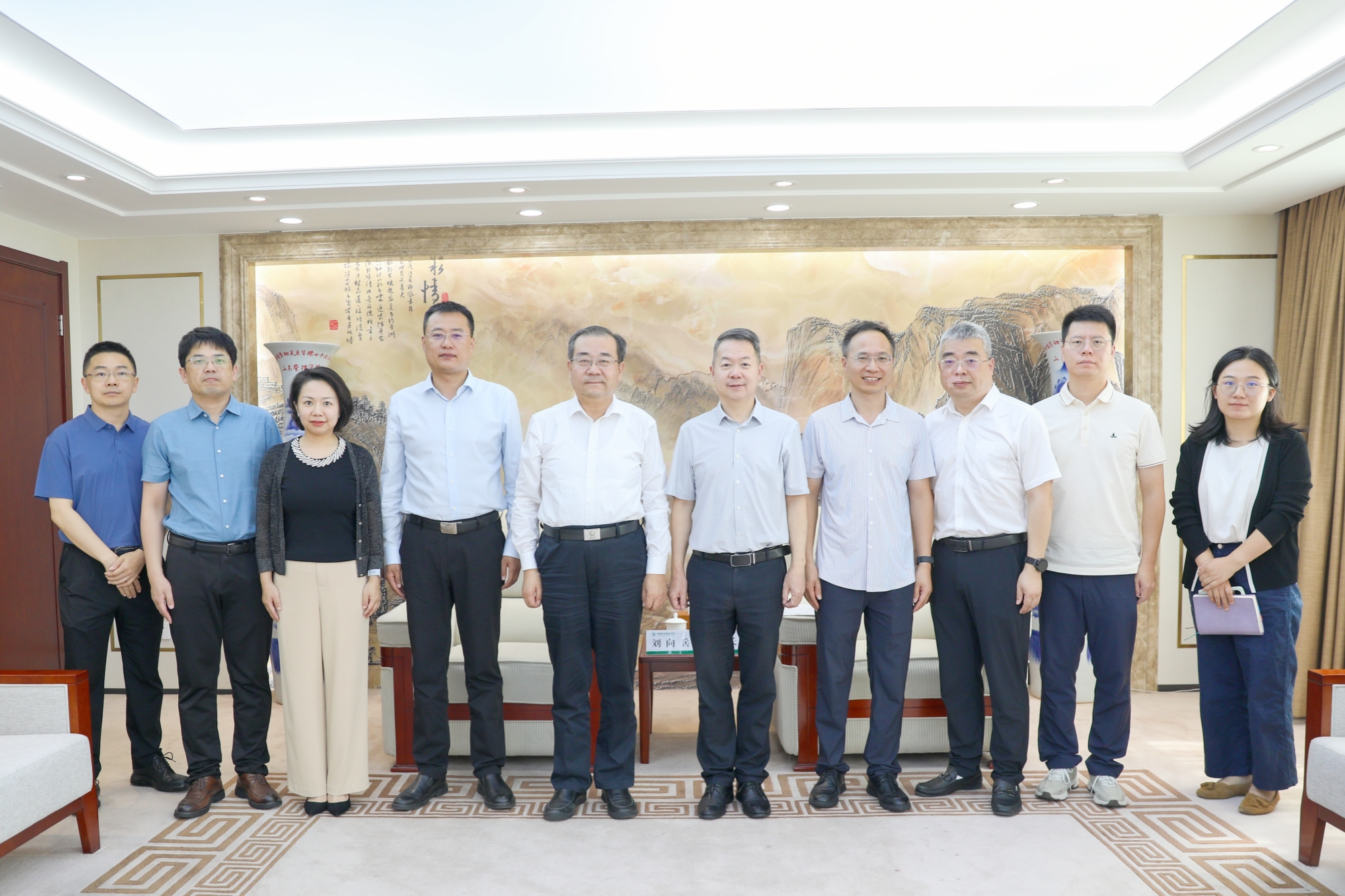 温州市总工会胡长虹书记一行来访