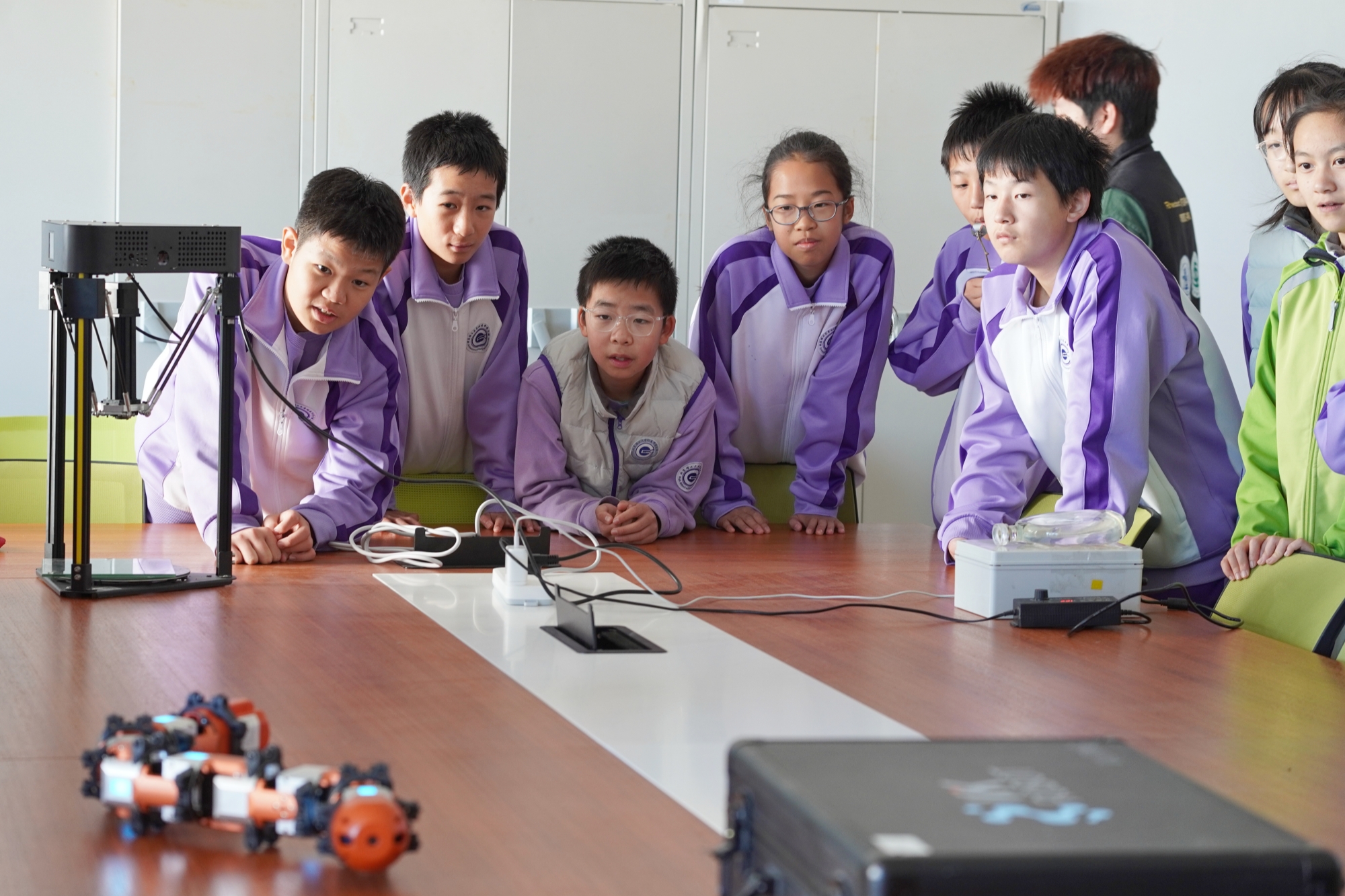 北京理工大学附属中学分校科技节走进我校实验室