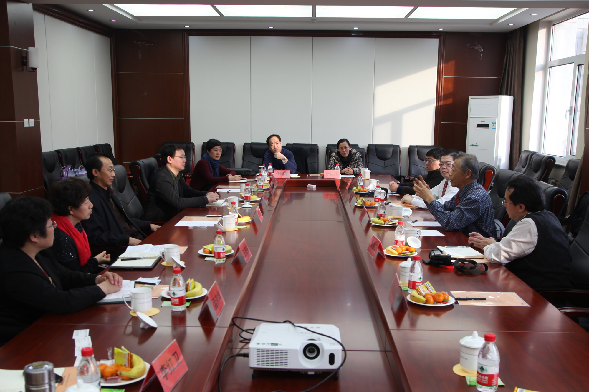 台湾高雄第一科技大学访问我校并签署合作意向书