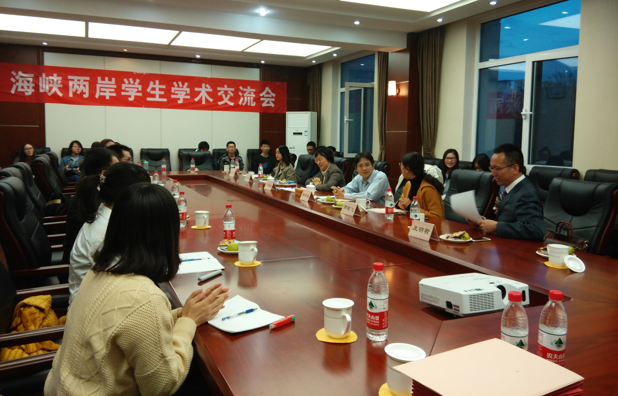 我校与台湾高雄第一科技大学学生学术交流会成功举办