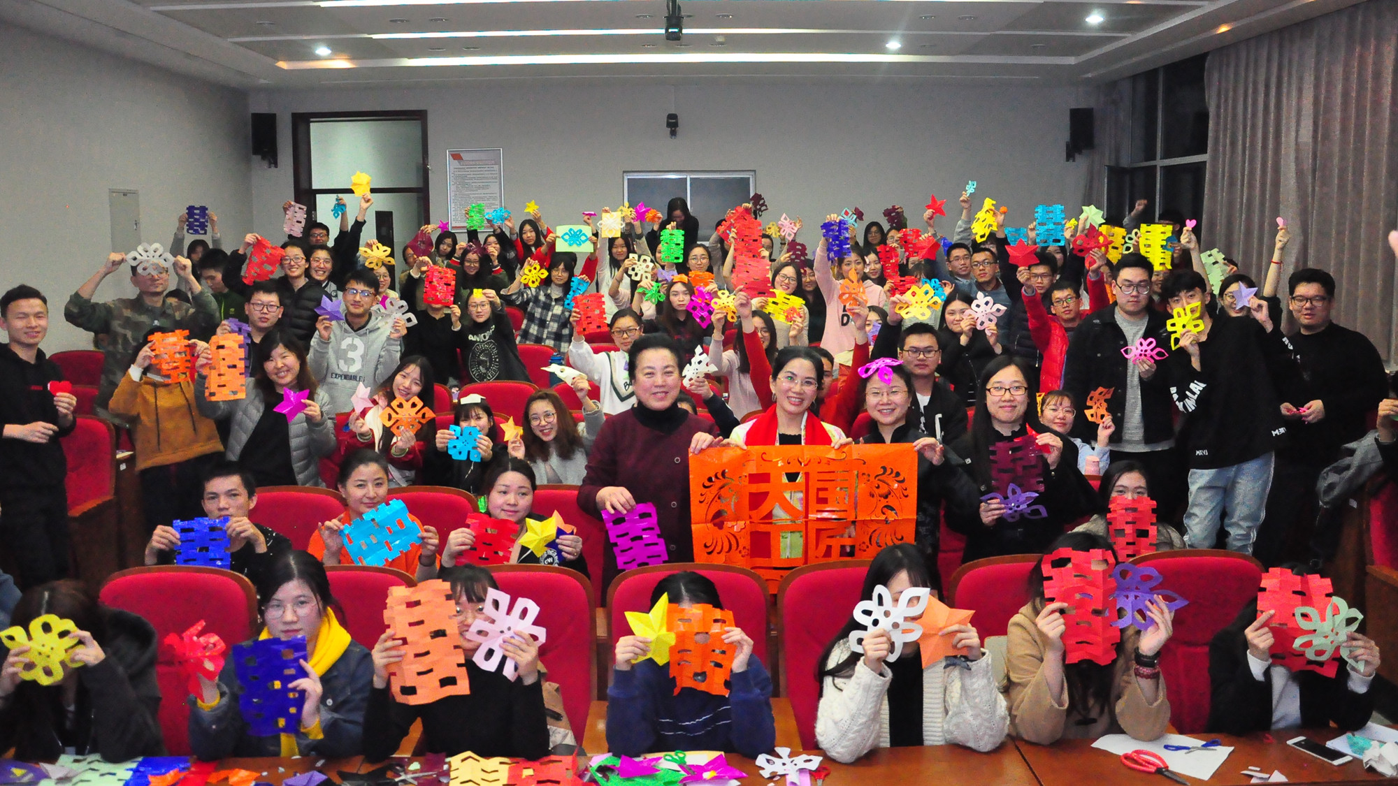 学校“大国工匠面对面”公选课开讲啦