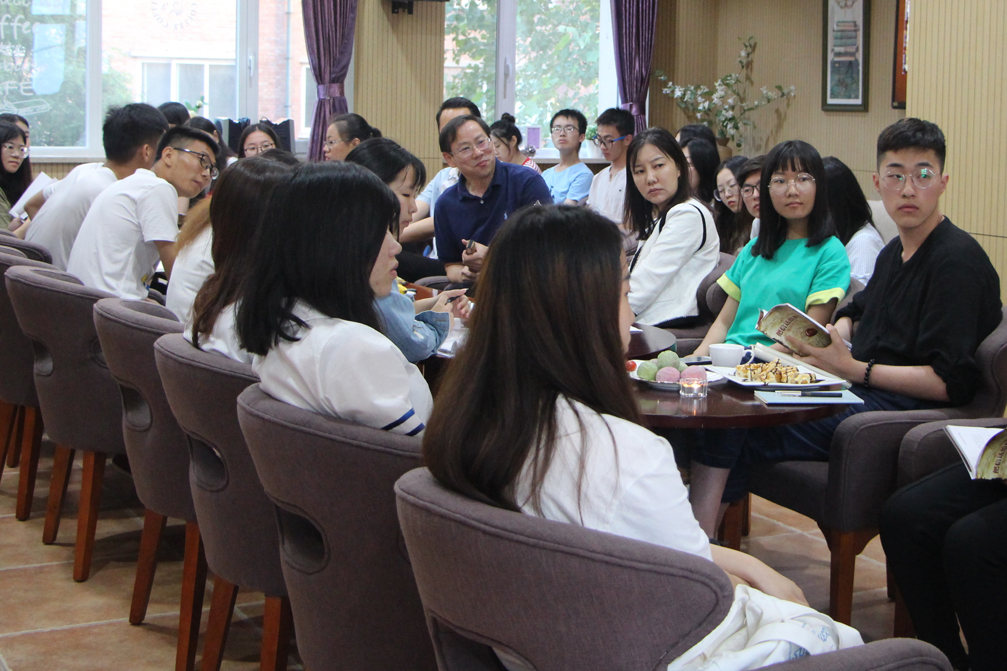 “一月一书，一期一会”——学校第二期读书交流活动在涿州校区成功举办