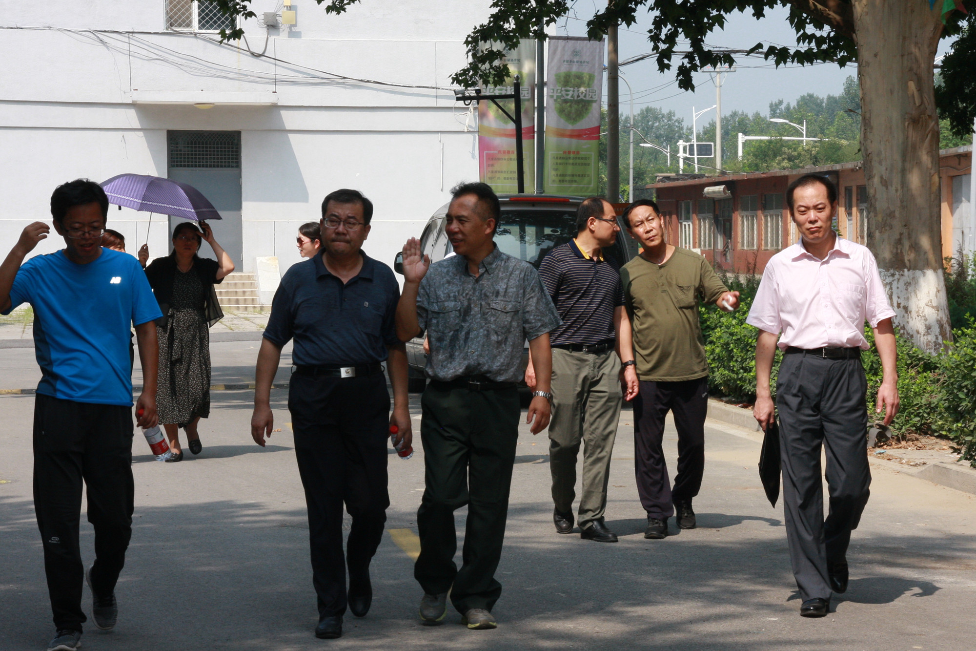 刘向兵校长带队检查涿州校区基建工程进展情况