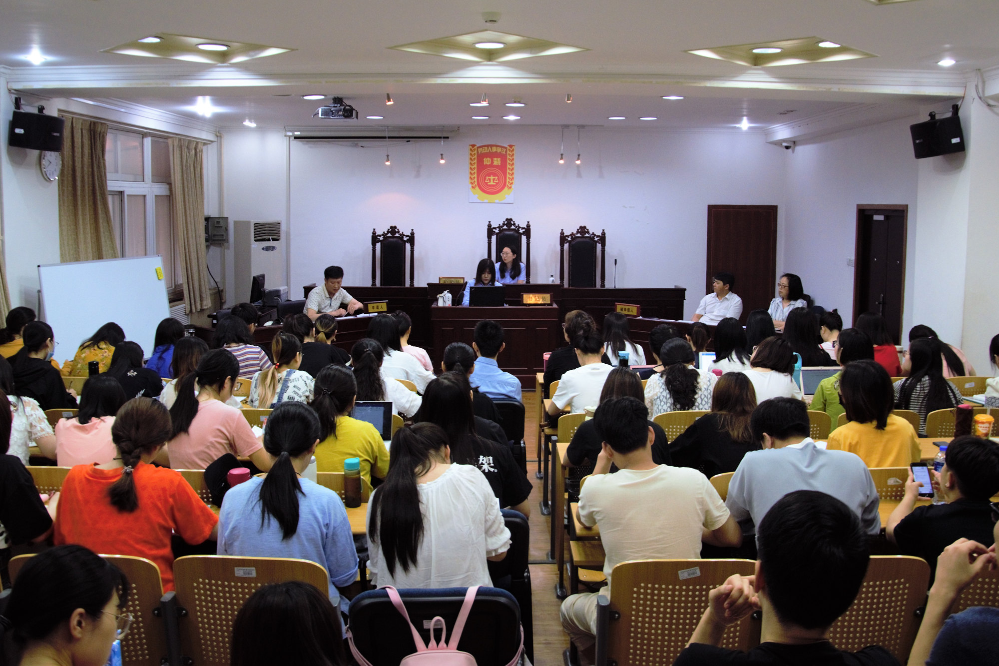 劳动争议仲裁进校园系列活动（四）在我校成功举办