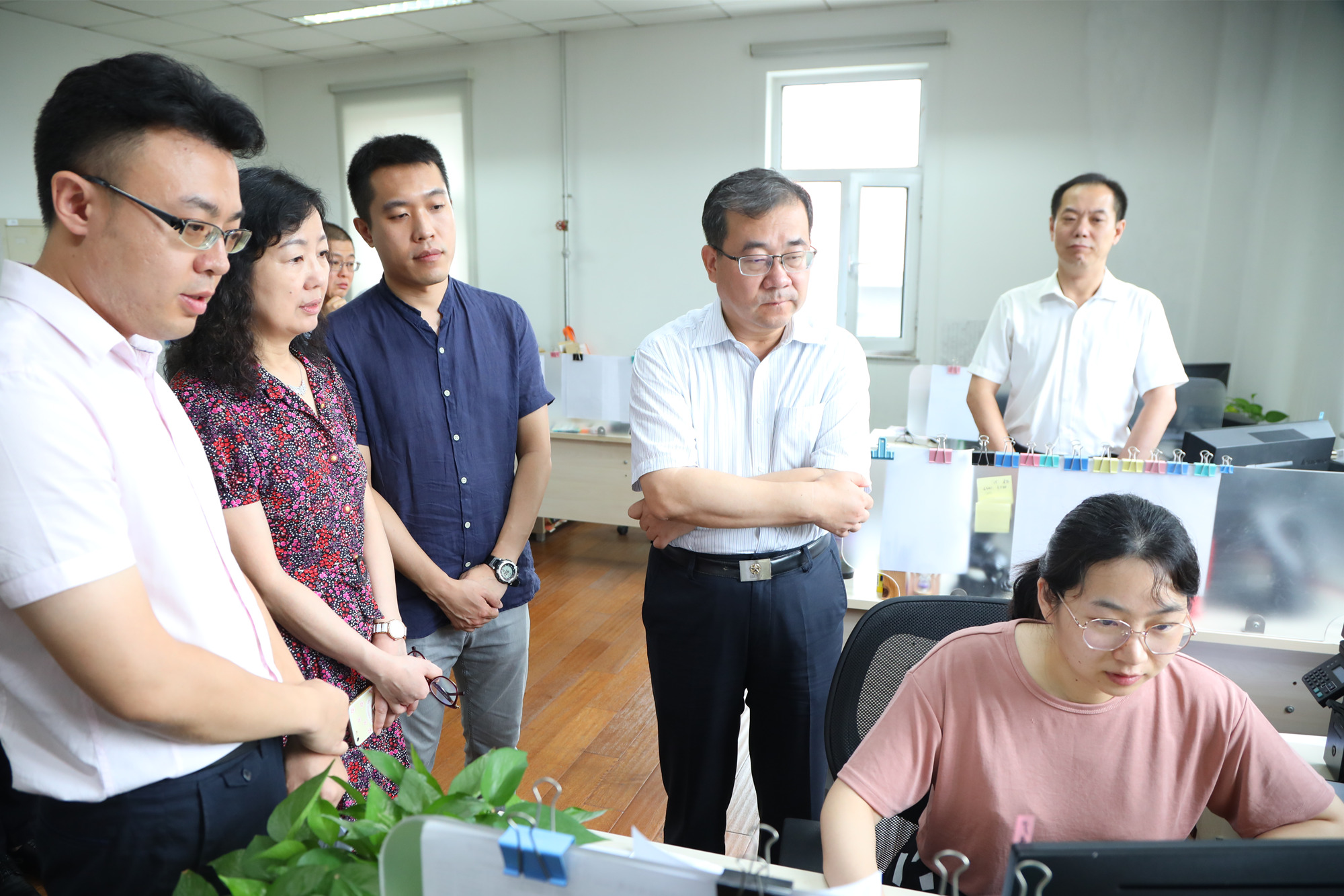 学校领导看望慰问招生工作人员并检查北京校区基建工程进展情况