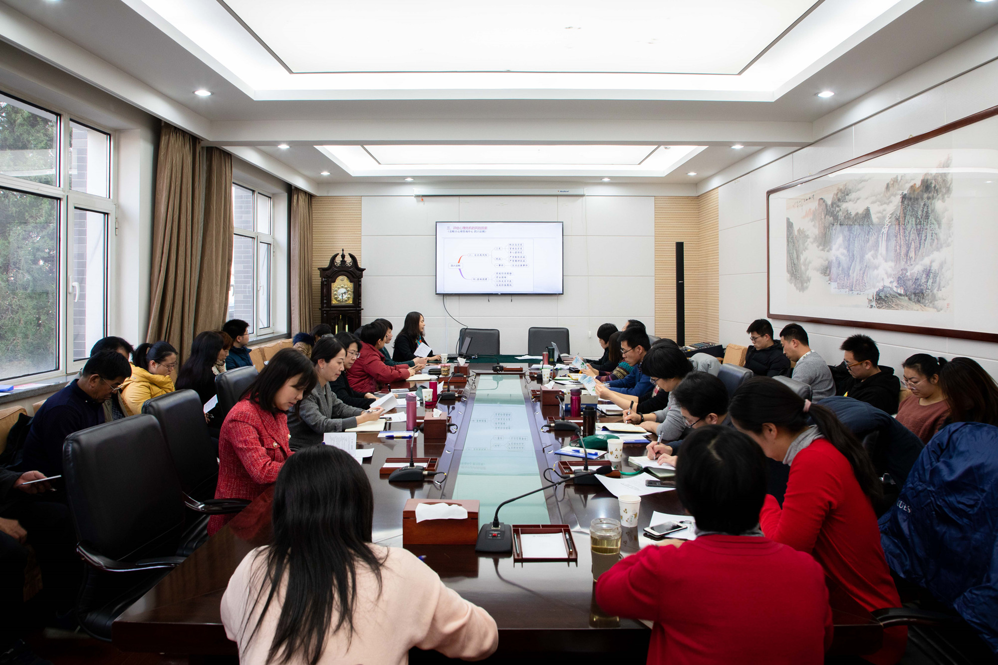 学校举办新生心理健康工作交流会