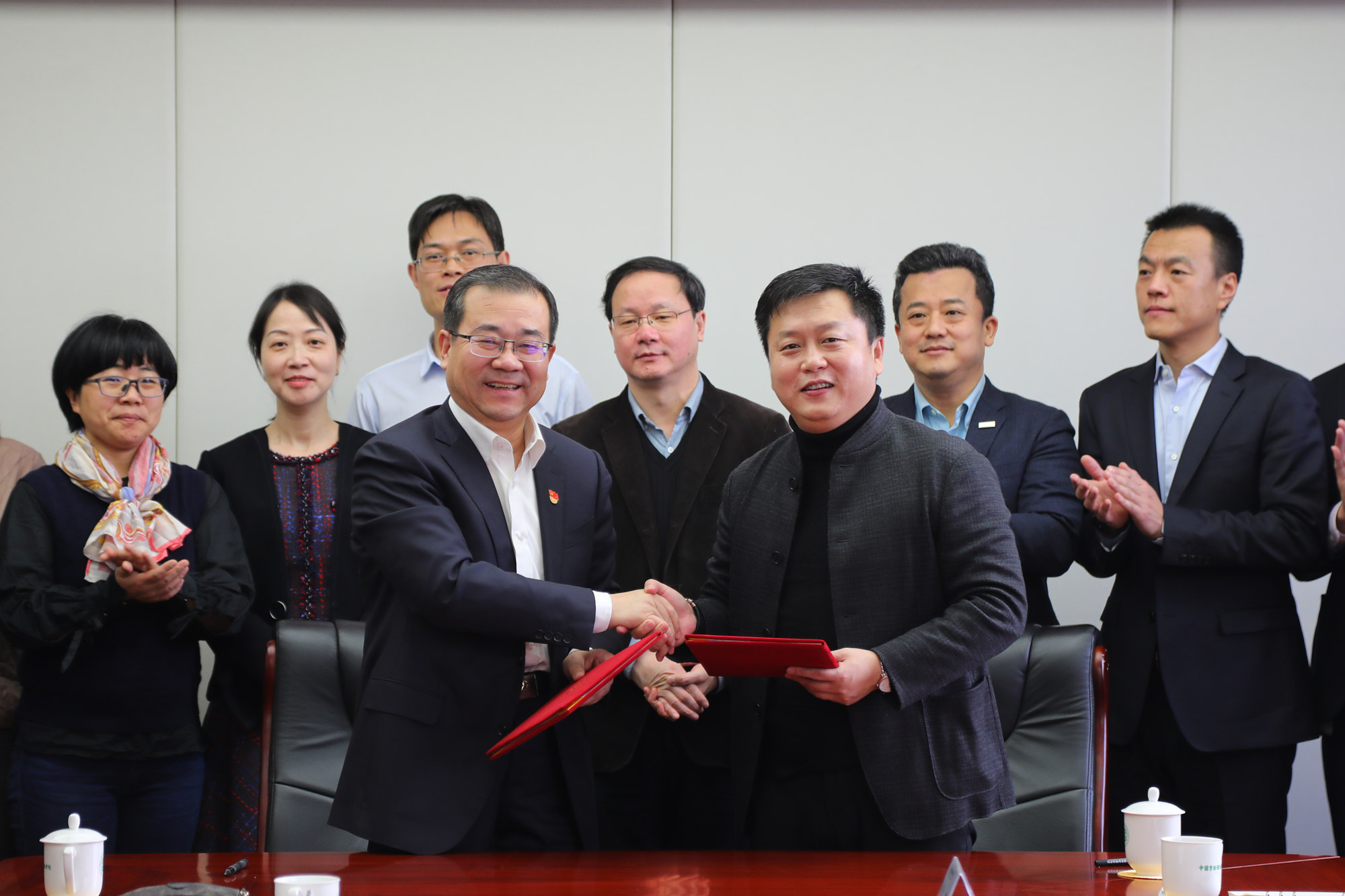 学校与北京外企人力资源服务有限公司签署战略合作协议