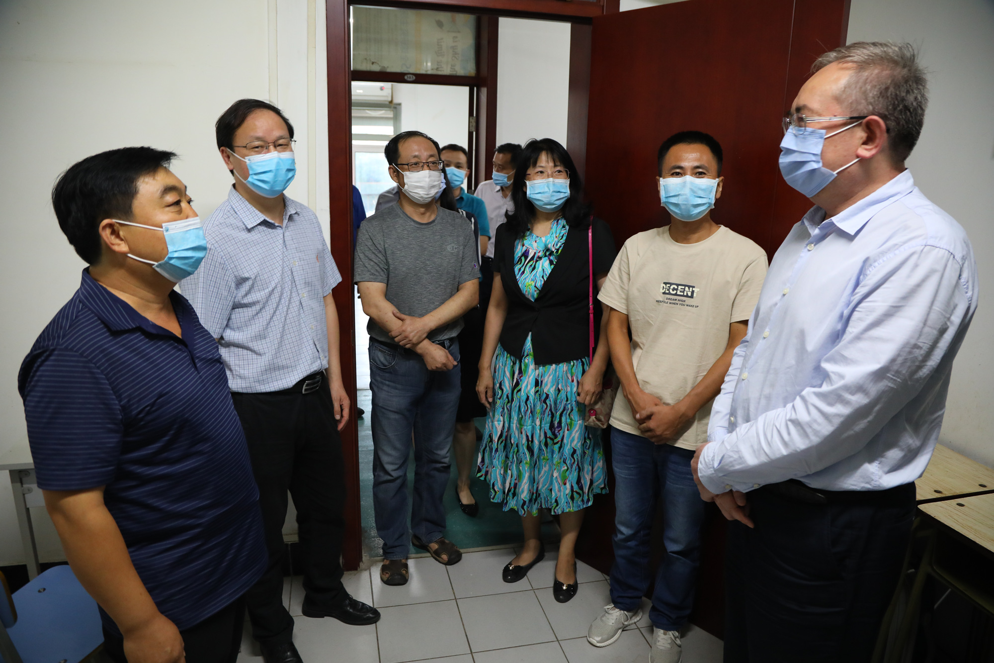 傅德印校长一行看望首批返校劳模学员