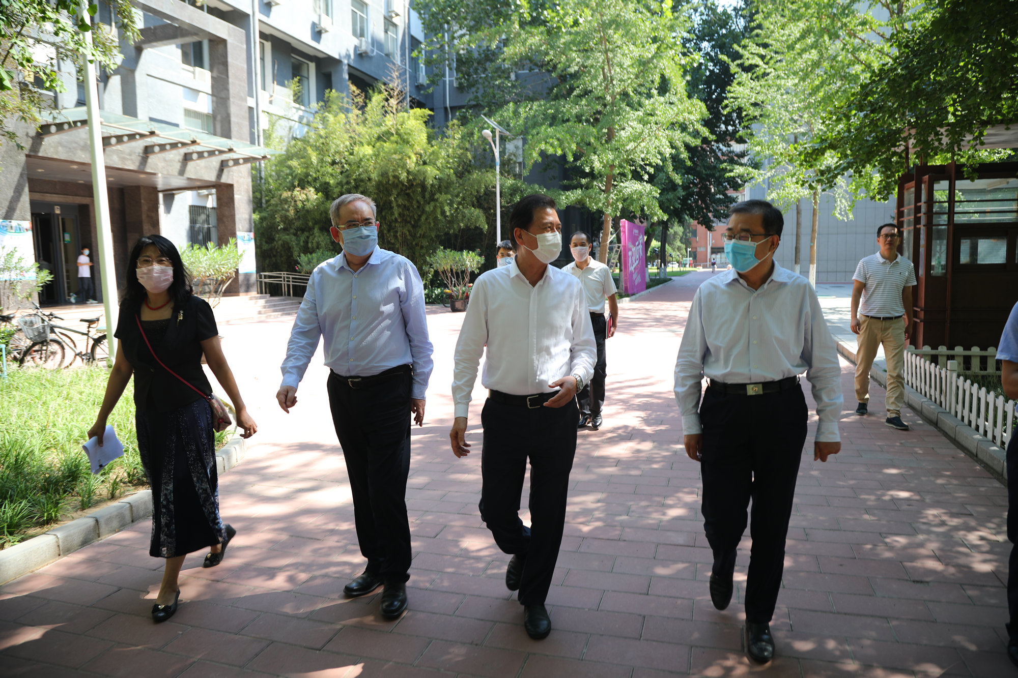 北京市教委黄侃副主任一行来校视察秋季开学与疫情防控工作