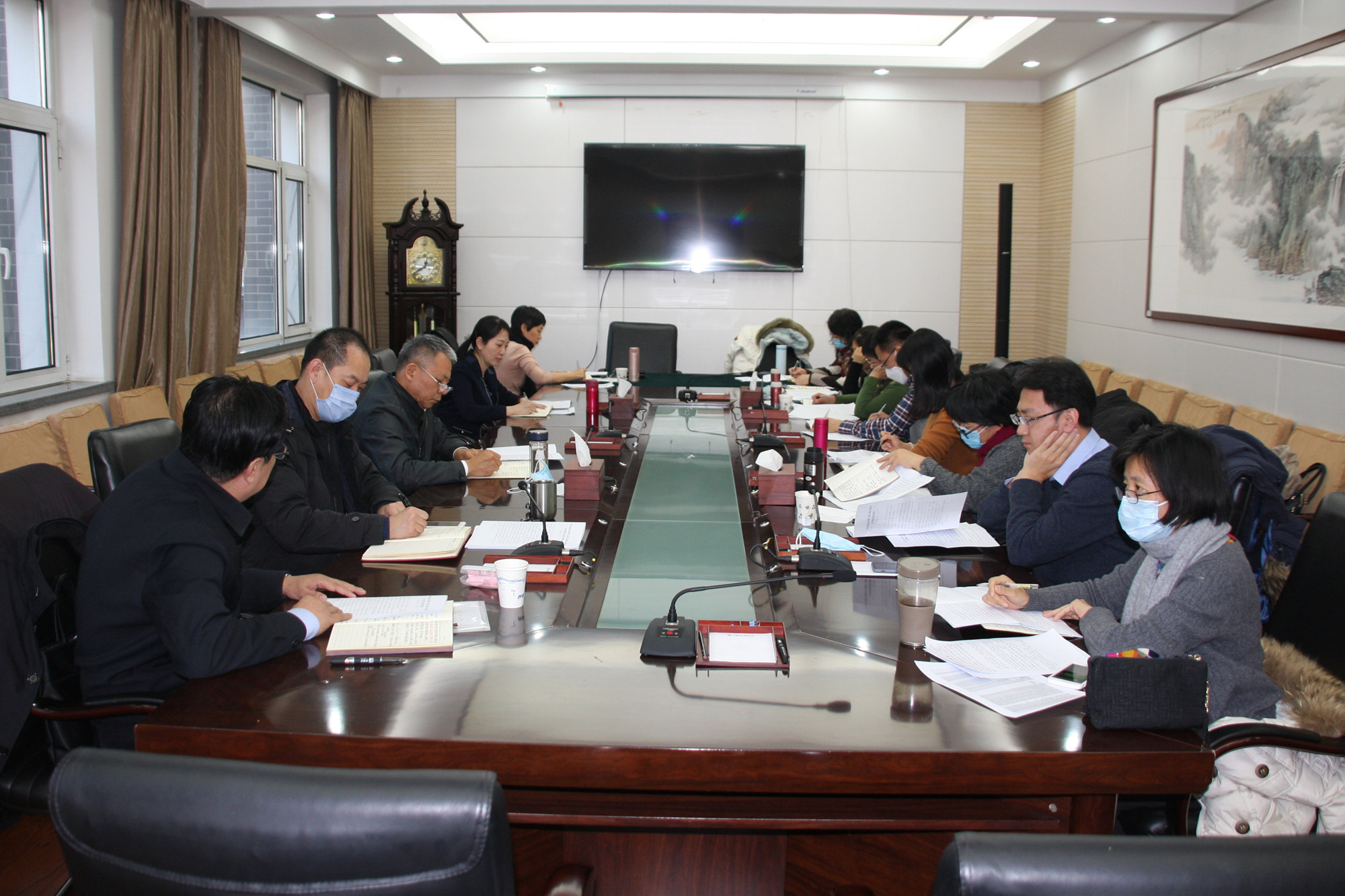 学校党委召开二级学院党总支学习《党委（党组）落实全面从严治党主体责任规定》座谈会