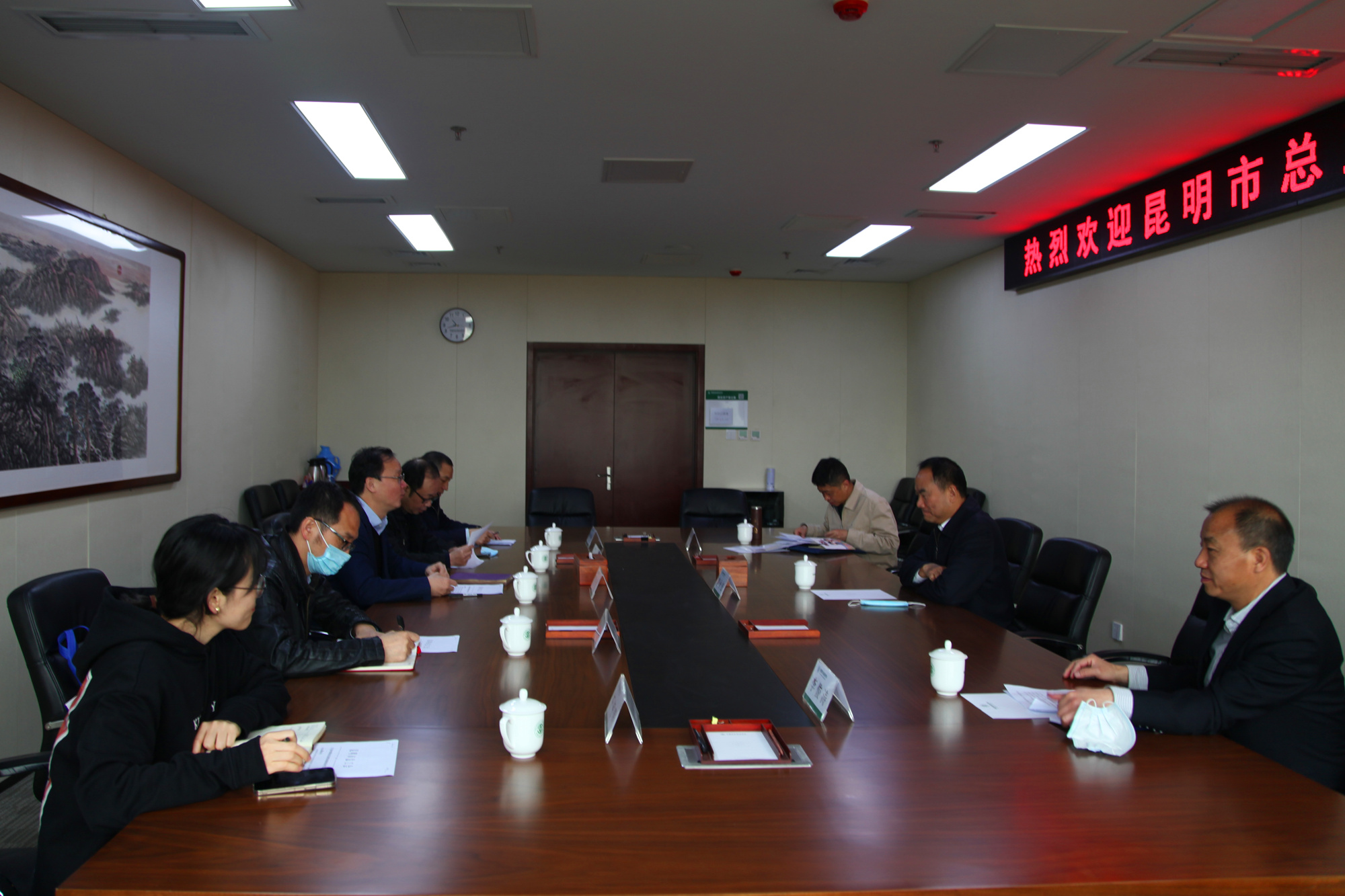 昆明市总工会一行来校交流座谈