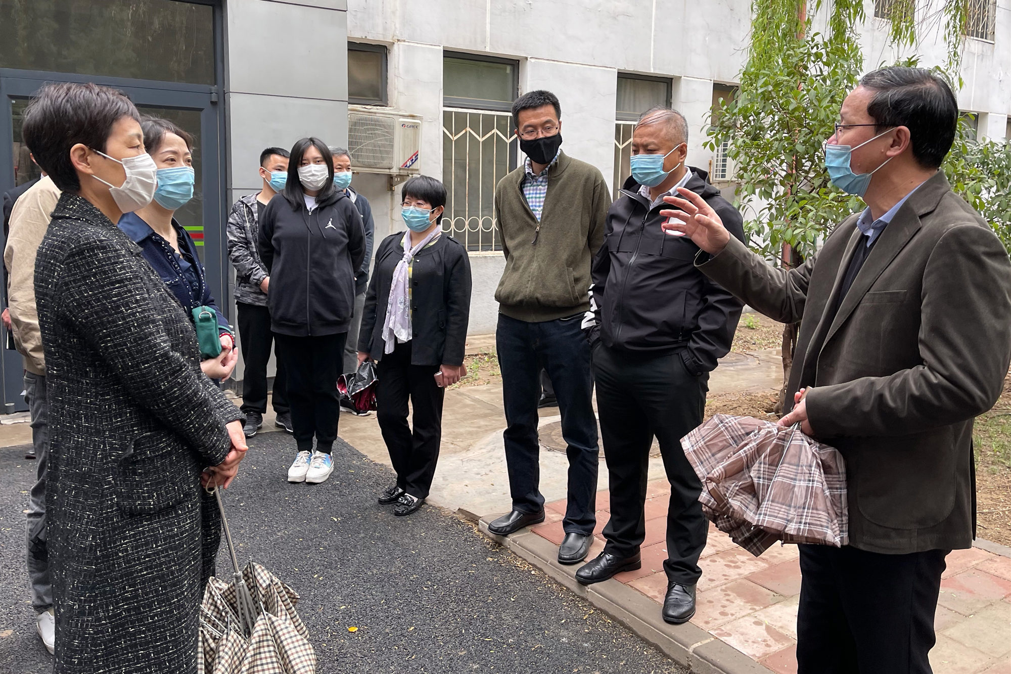 学校在两校区组织开展学生公寓联合检查