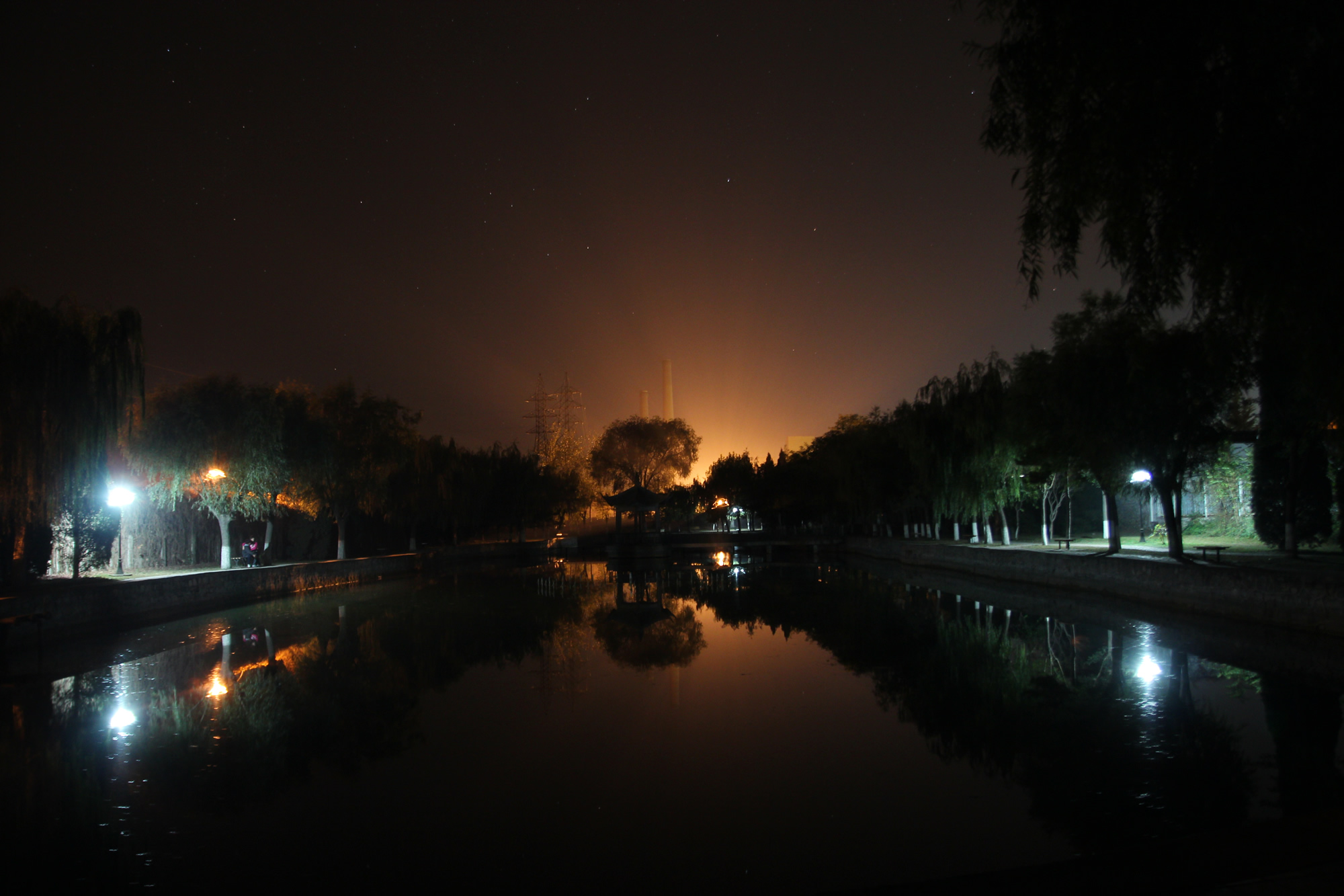 夜，水上
