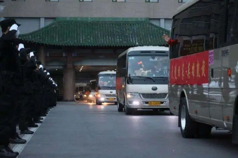 迎接援鄂医疗队