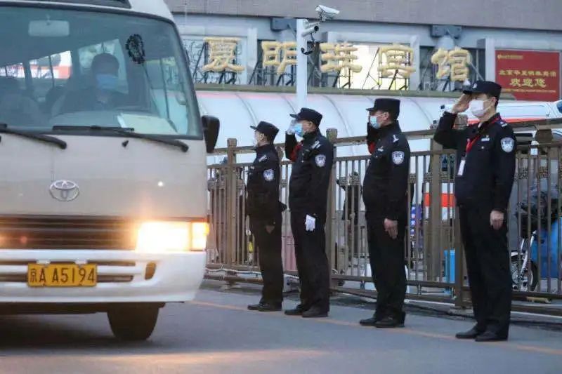 迎接援鄂医疗队